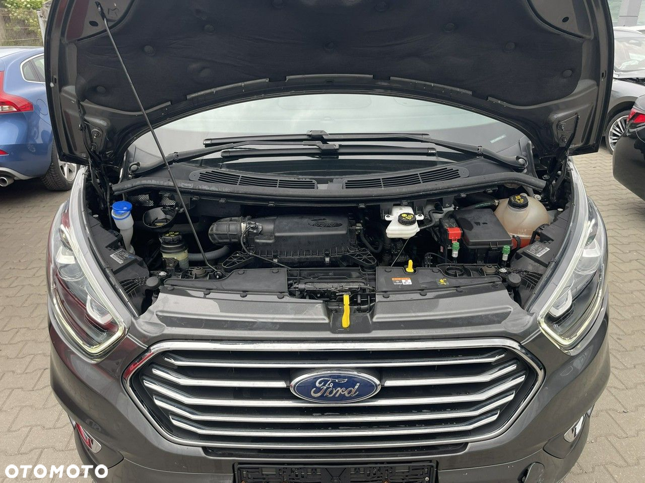 Ford Tourneo Custom - 14