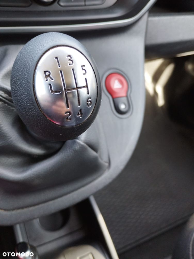 Nissan NV250 - 8