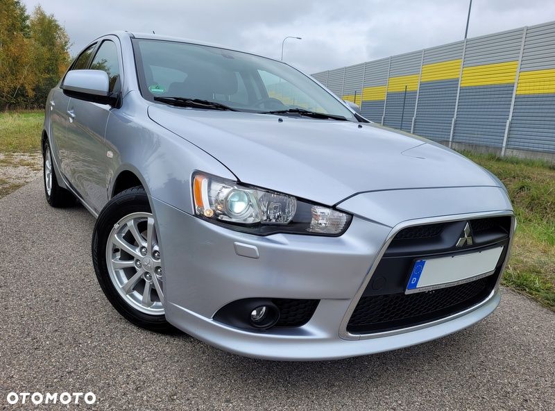 Mitsubishi Lancer 2010 photo 2