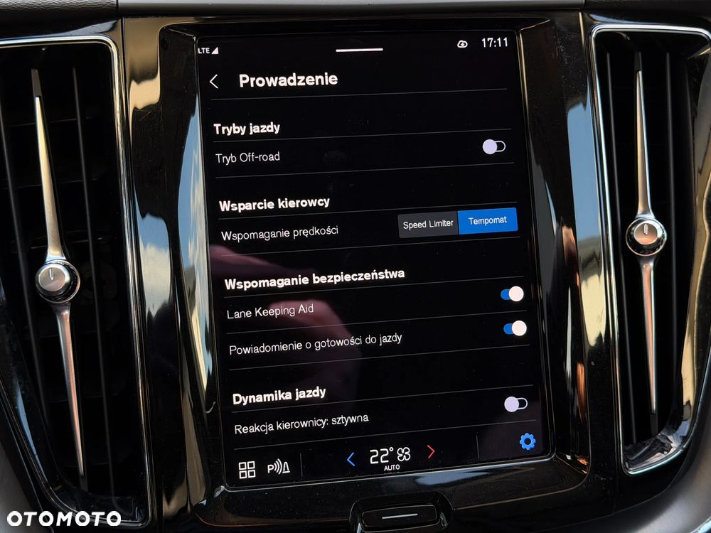 Volvo XC 60 B4 B Momentum - 33