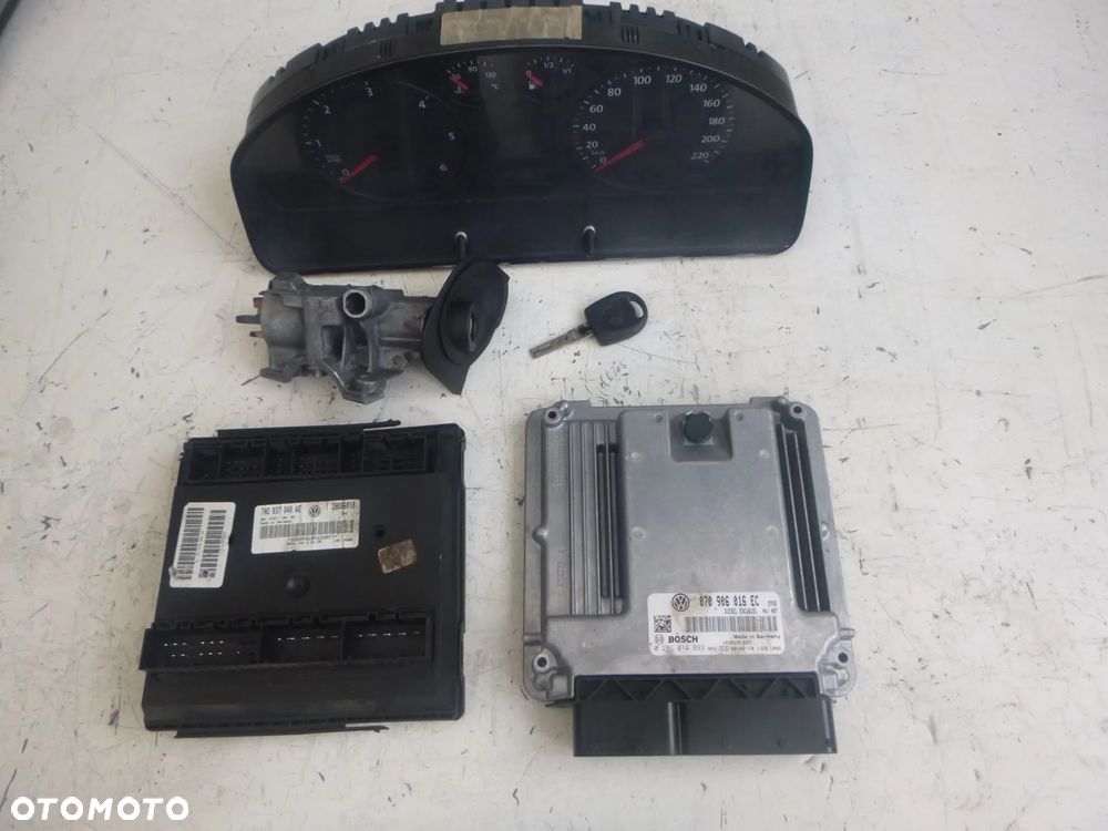 Volkswagen T5 2,5 TDI sterownik 070906016EC - 1