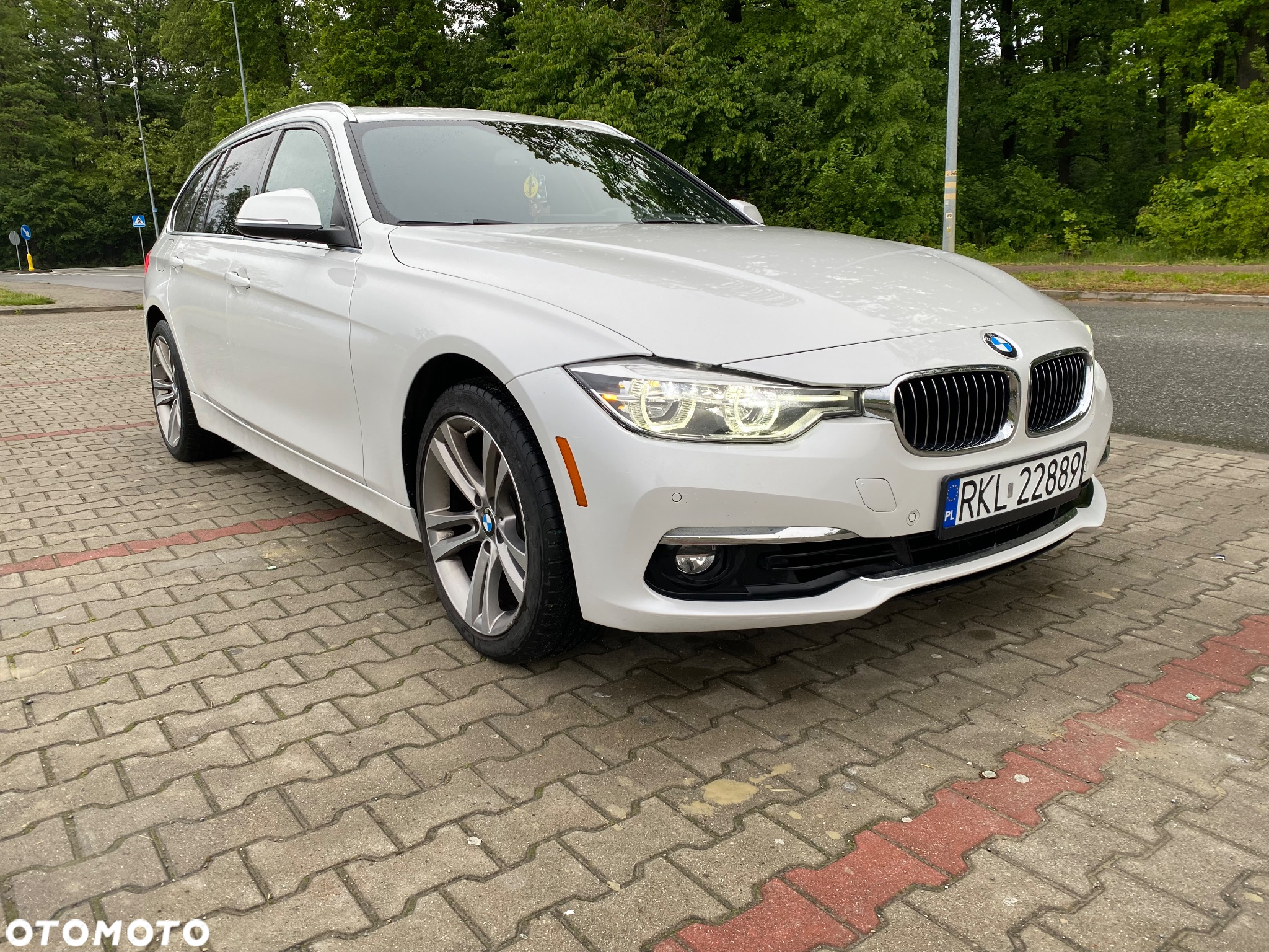 BMW Seria 3 330i xDrive Luxury Line - 2