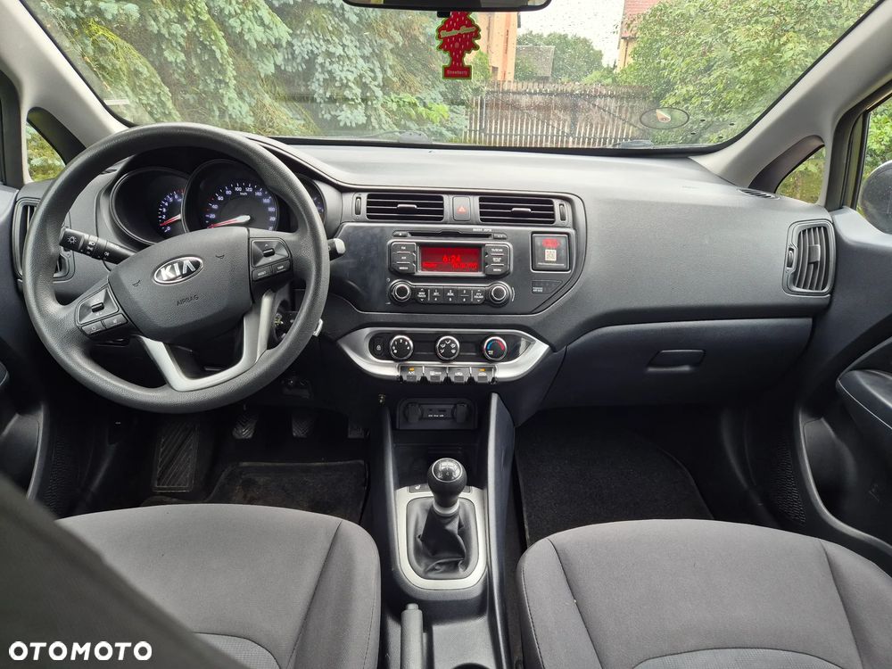 Kia Rio - 10