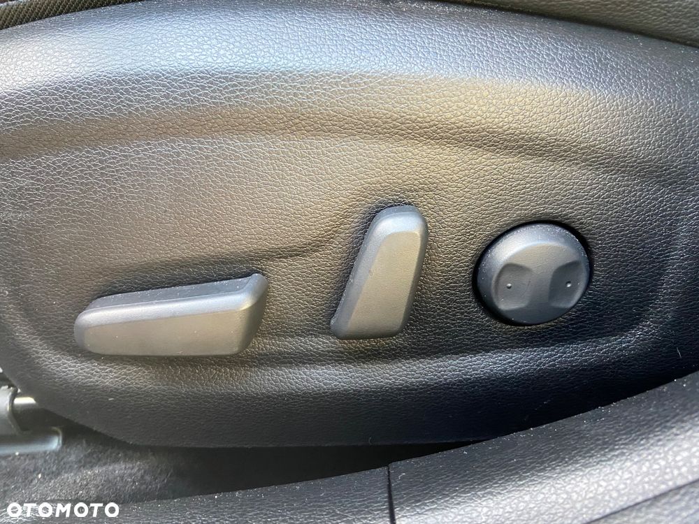 Kia Ceed 1.6 T-GDI GT - 22