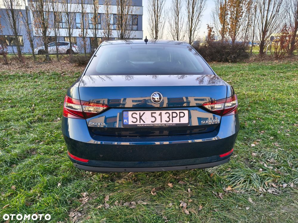 Skoda Superb 2.0 TDI SCR Style DSG - 4