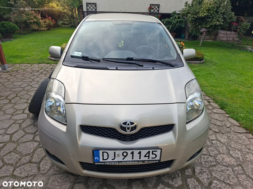 Toyota Yaris - 10