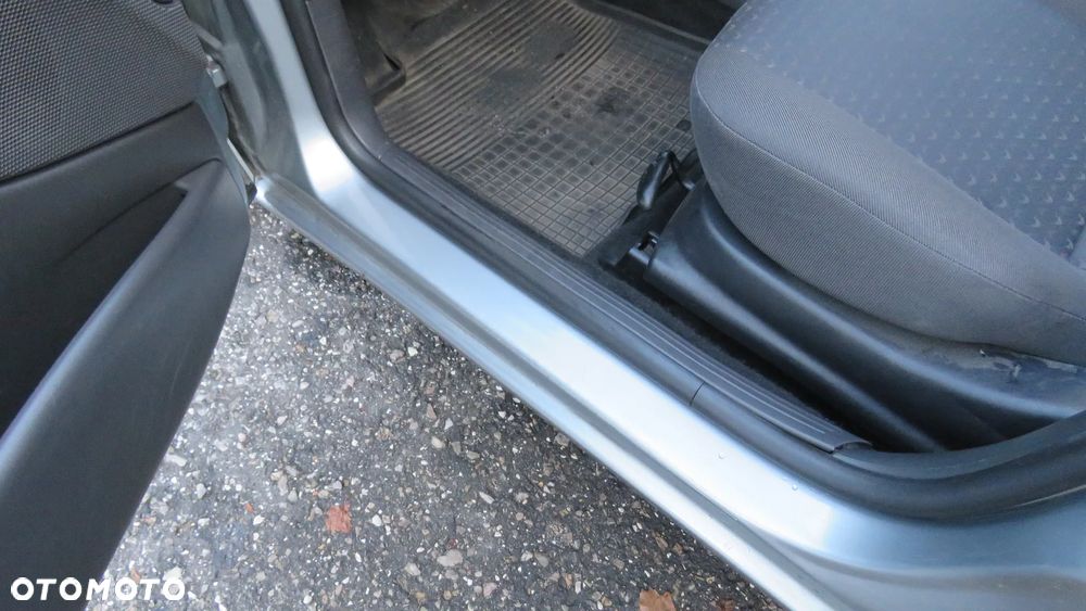 Ford Focus 1.8 Trend - 37