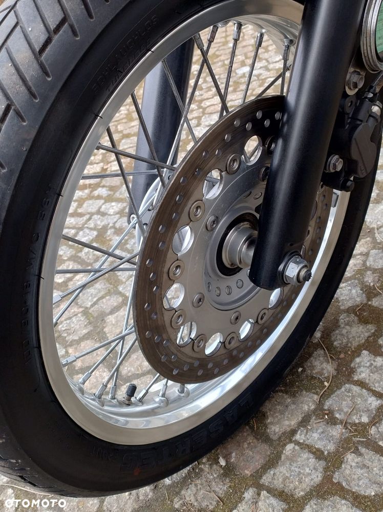 Triumph Thruxton - 12