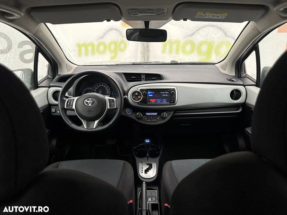 Toyota Yaris 1.5 VVT-i Lounge - 6