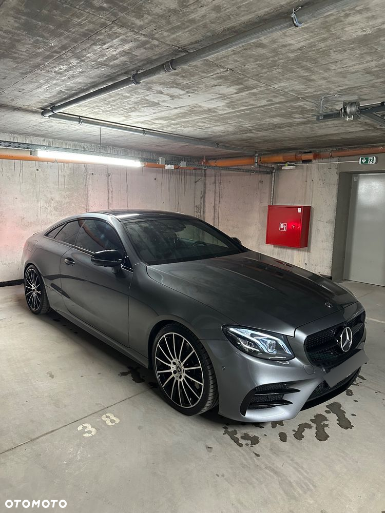 Mercedes-Benz Klasa E 300 Coupe 9G-TRONIC - 3