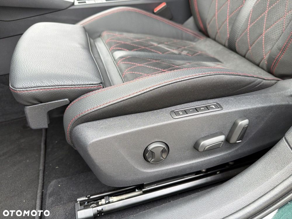 Skoda Octavia 2.0 TSI RS DSG - 12