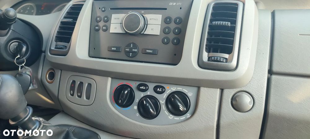 Opel Vivaro - 17
