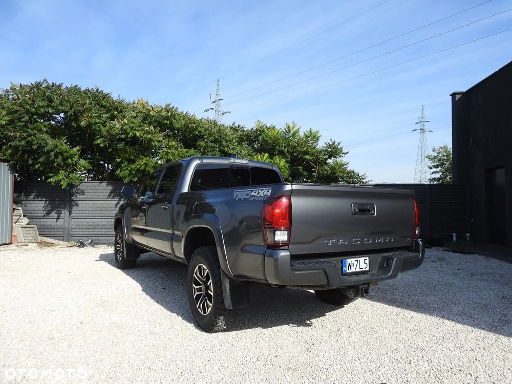 Toyota Tacoma - 7