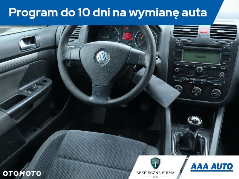 Volkswagen Jetta - 8