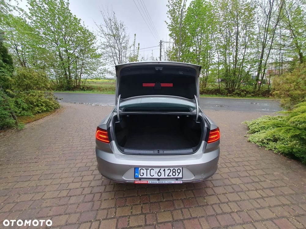 Volkswagen Passat 2.0 TDI SCR DSG Highline - 8