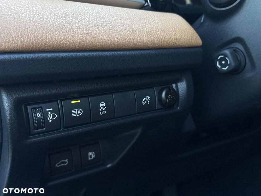 Toyota Camry - 32