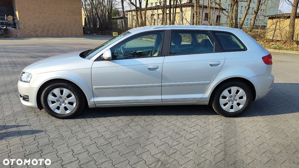 Audi A3 Sportback 1.6 TDI DPF Attraction - 5