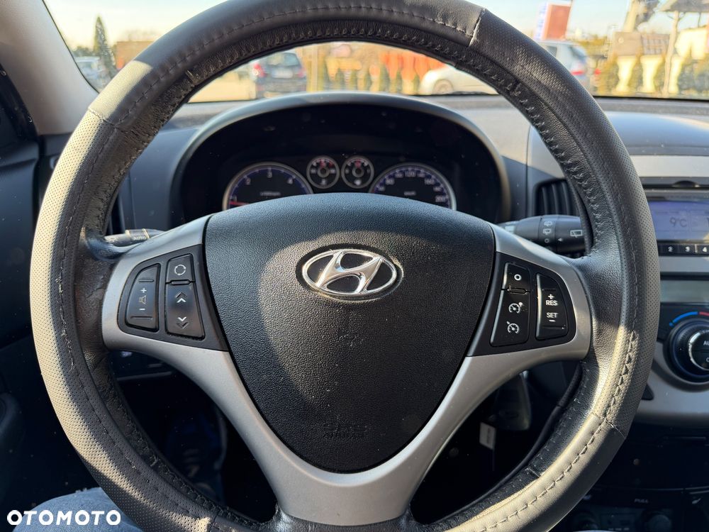 Hyundai i30 i30cw 1.6 CRDi Fifa World Cup Edition - 15