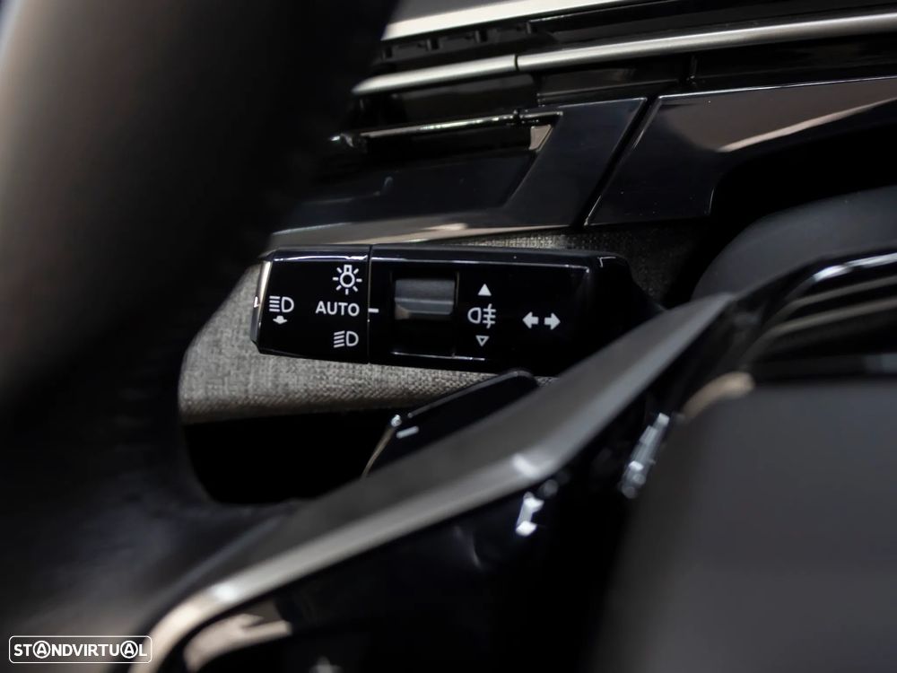 Peugeot 5008 1.2 Hybrid Allure e-DCS6 - 24
