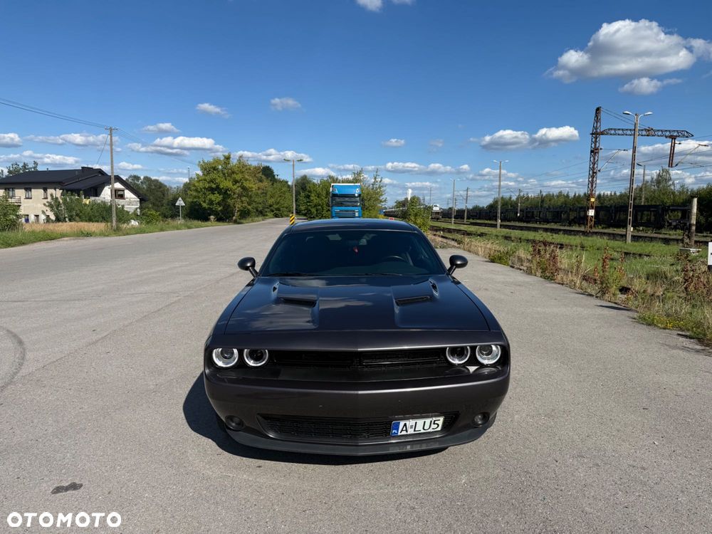 Dodge Challenger - 4