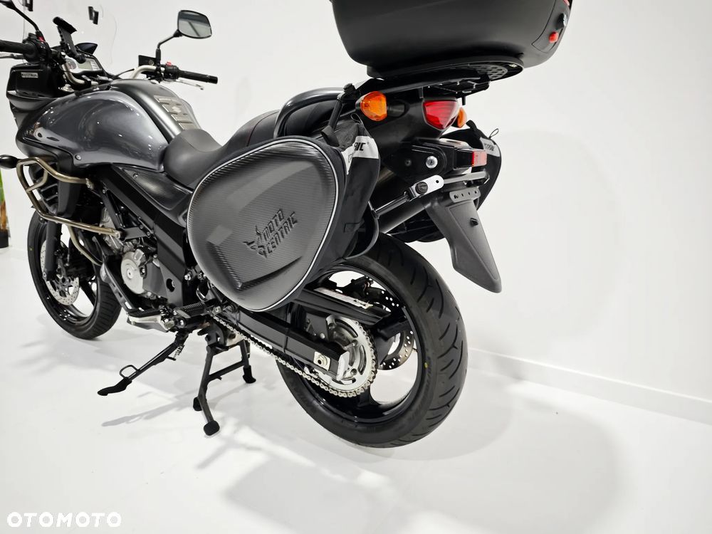 Suzuki V-STROM - 16