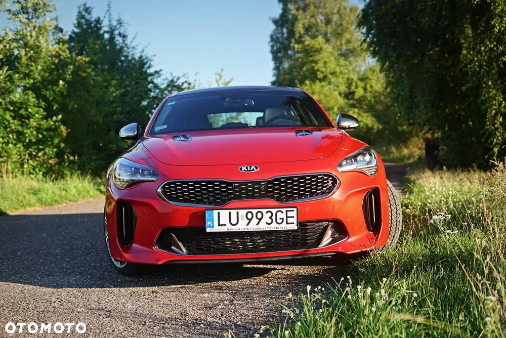 Kia Stinger - 11