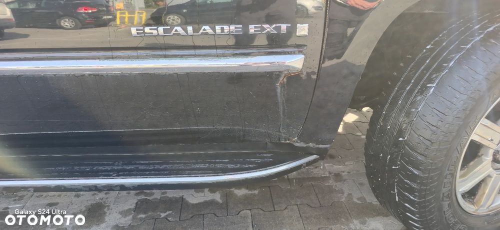Cadillac Escalade - 11