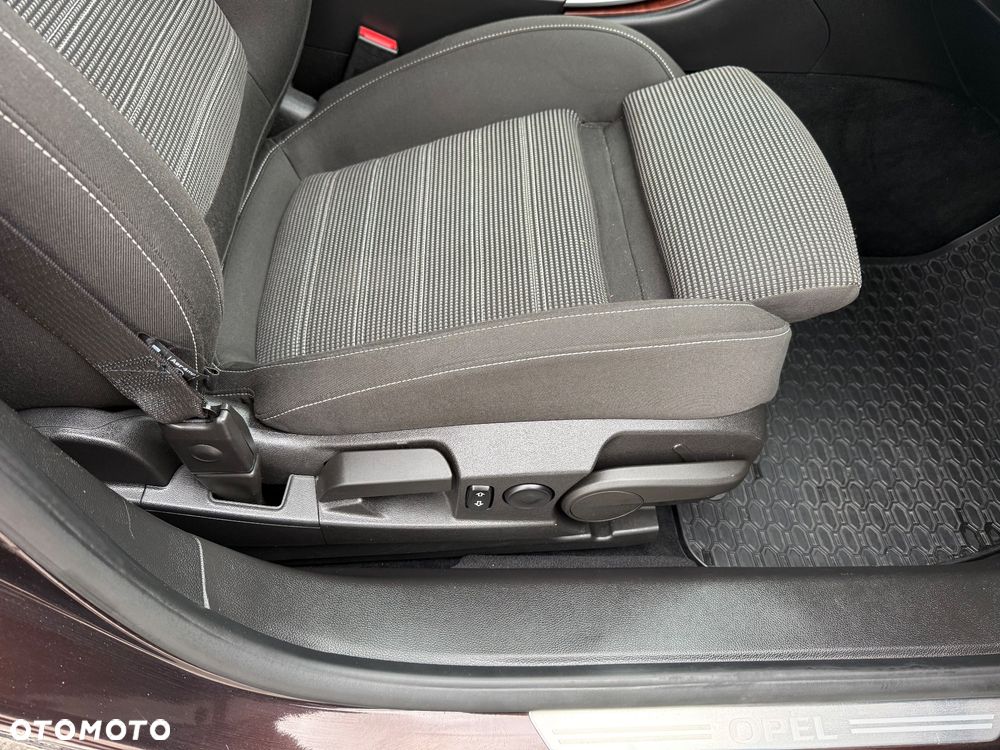 Opel Insignia - 31