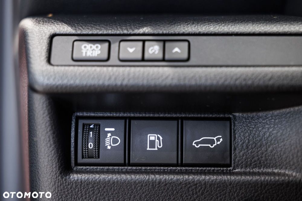 Lexus LBX 1.5 Hybrid Emotion - 34