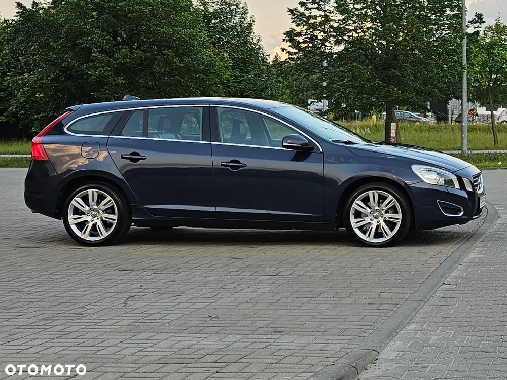 Volvo V60 D5 Geartronic Summum - 1