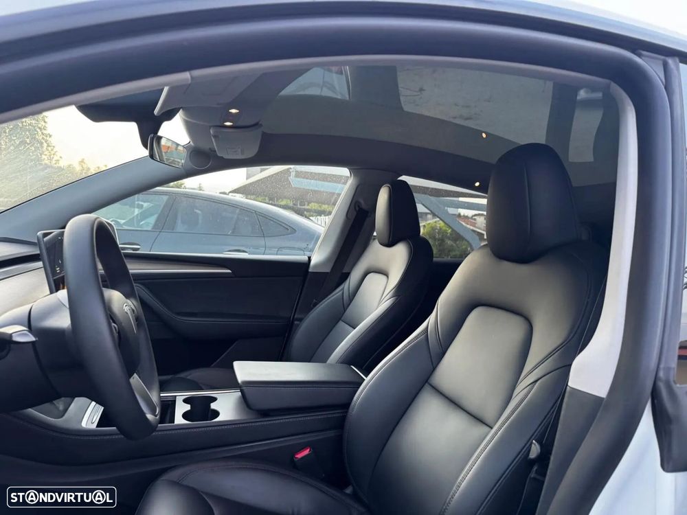 Tesla Model Y Long Range Dual Motor AWD - 15