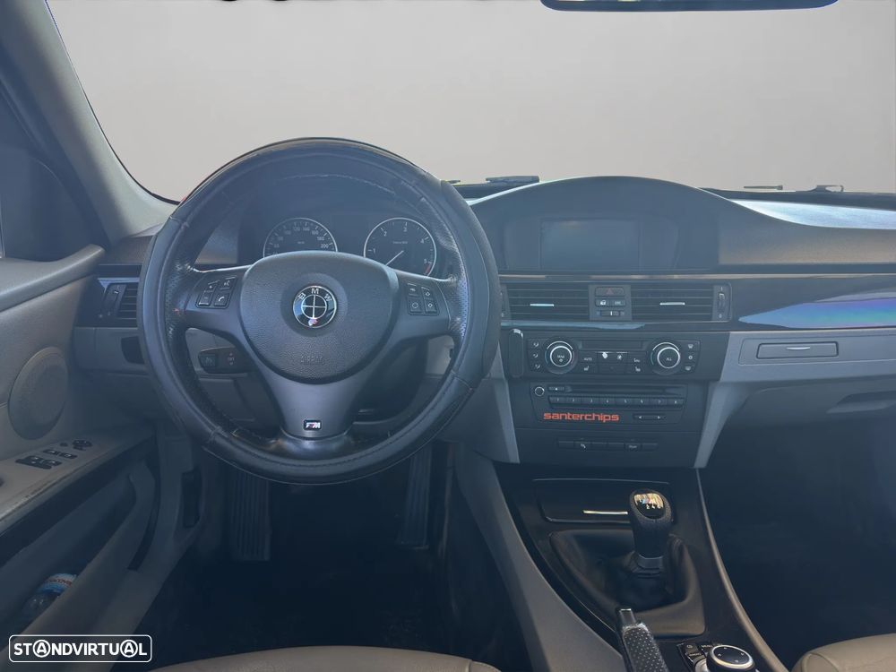 BMW 320 d Luxury Line - 11
