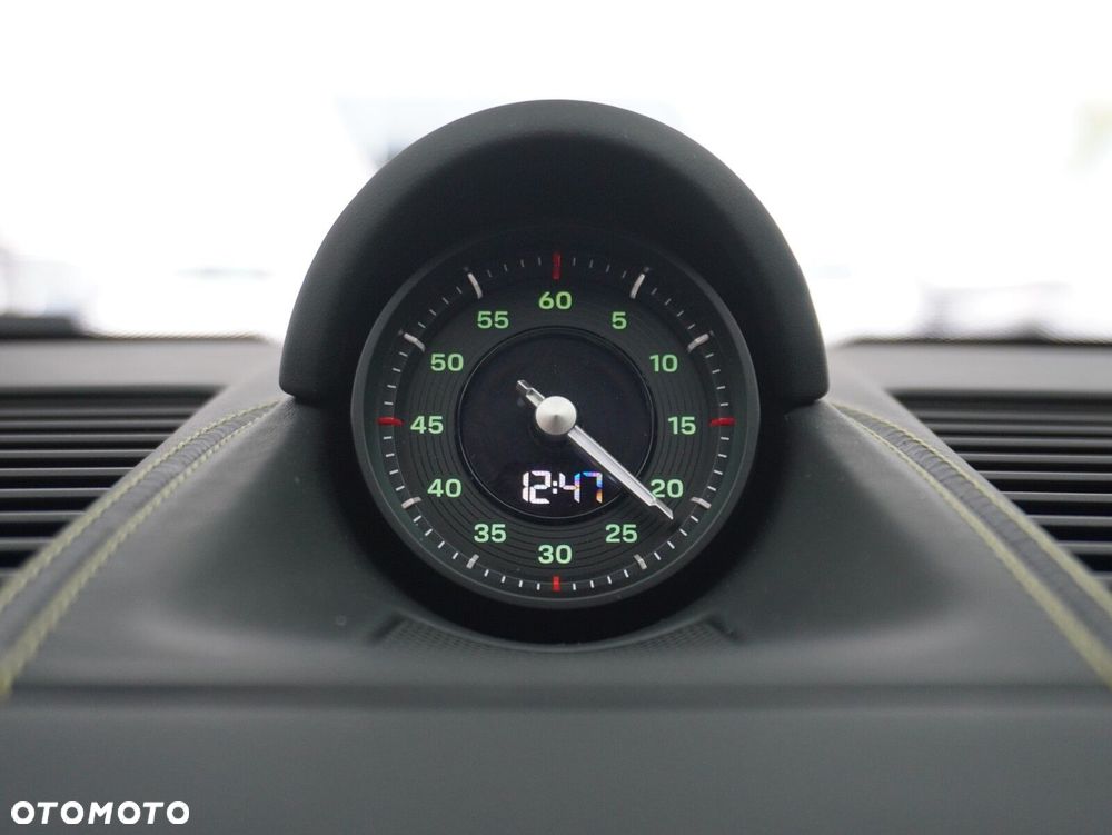 Porsche 911 Carrera T-Hybrid Spirit 70 - 34