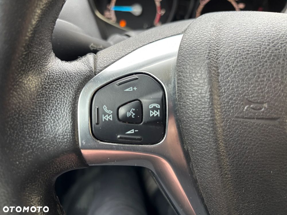 Ford Tourneo Courier 1.0 EcoBoost Titanium - 19