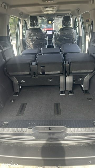 Peugeot Traveller - 8