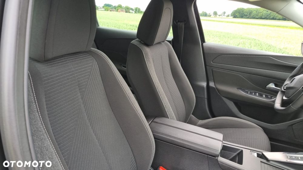 Peugeot 308 180 e-EAT8 GT - 33