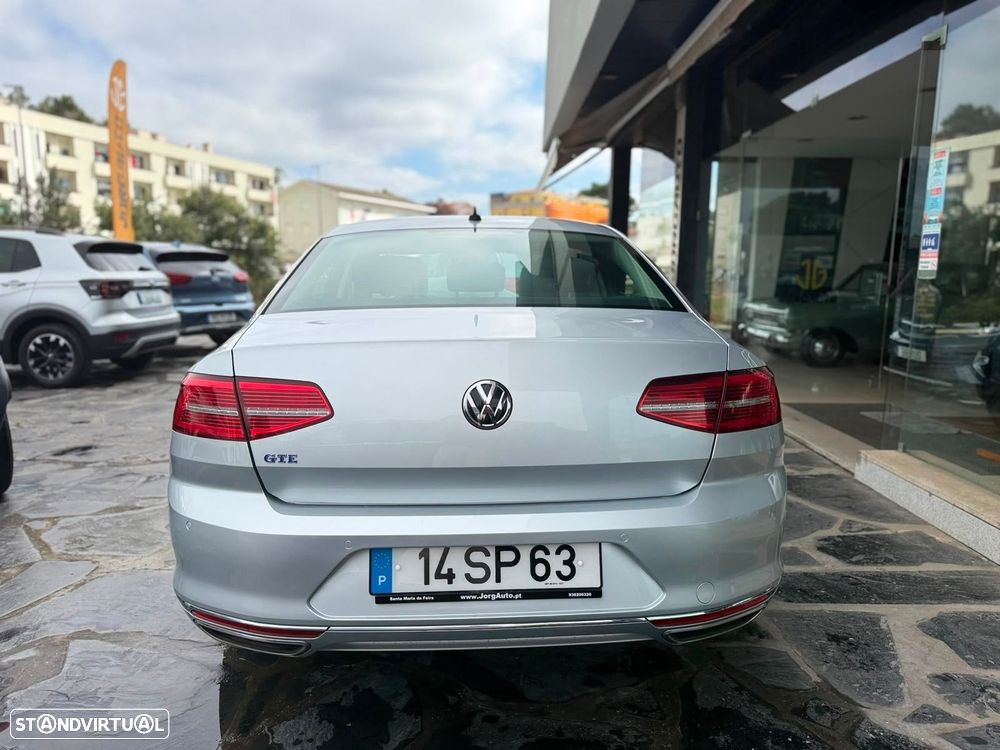 VW Passat - 10