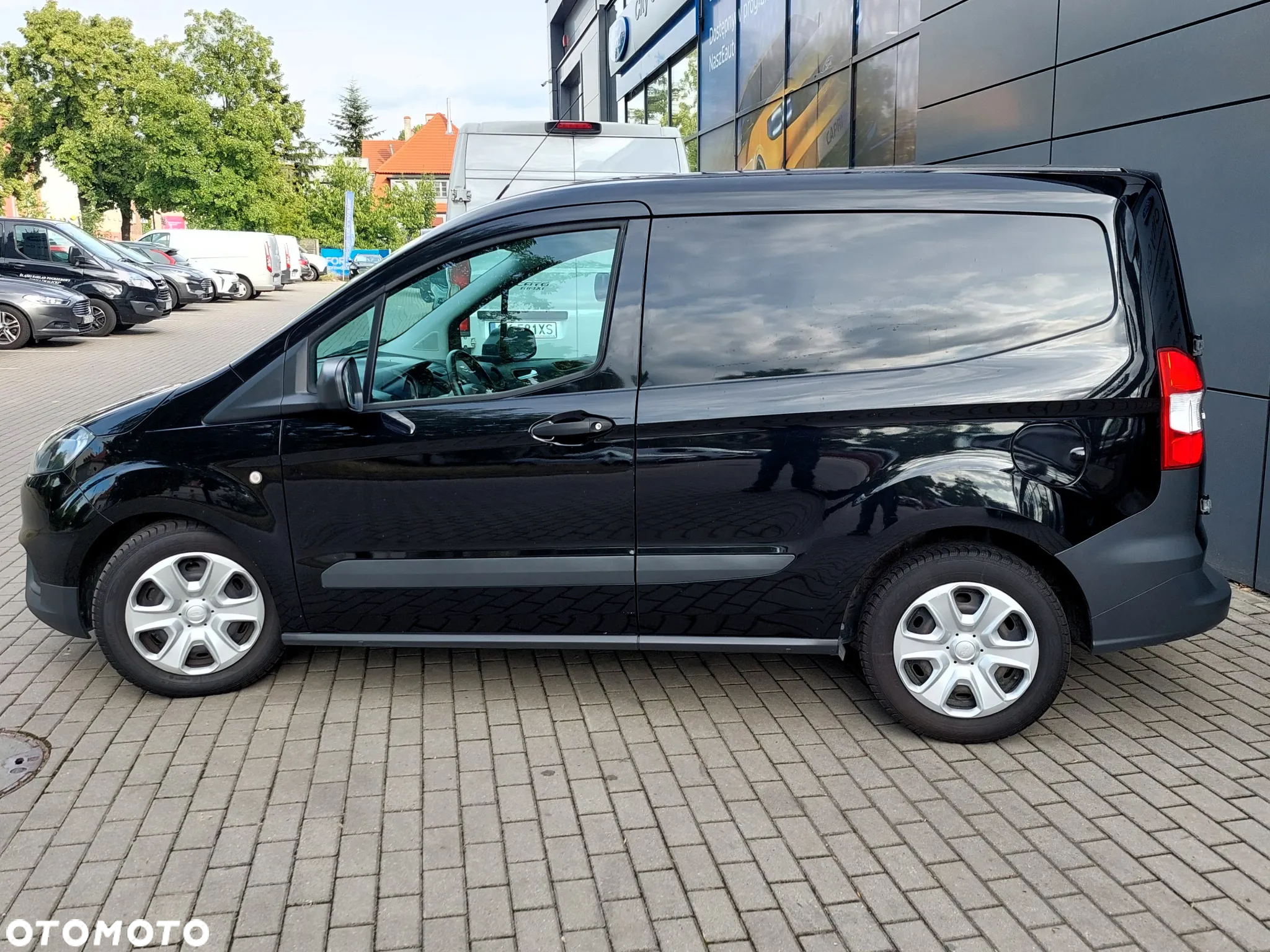 Ford COURIER - 20
