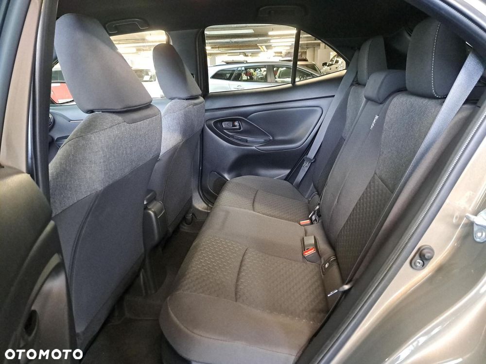 Toyota Yaris Cross Hybrid 1.5 Style AWD - 12