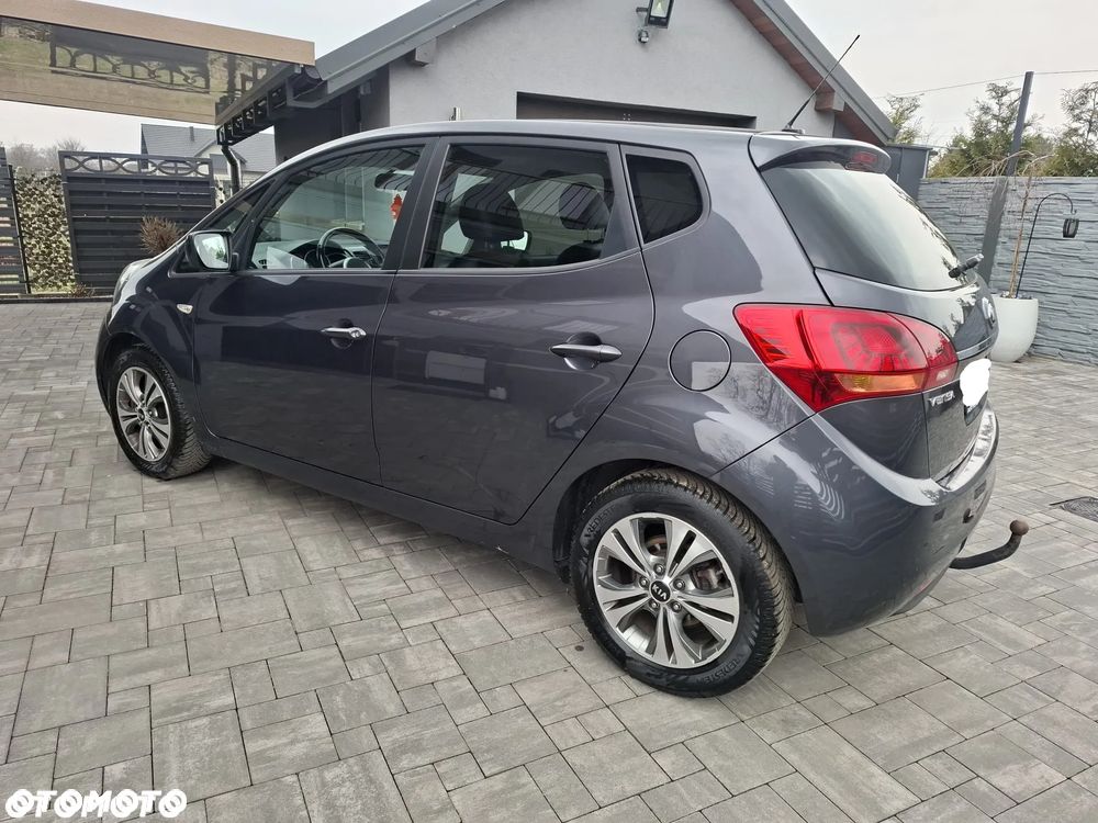 Kia Venga 1.4 CVVT UEFA EURO 2016 - 6