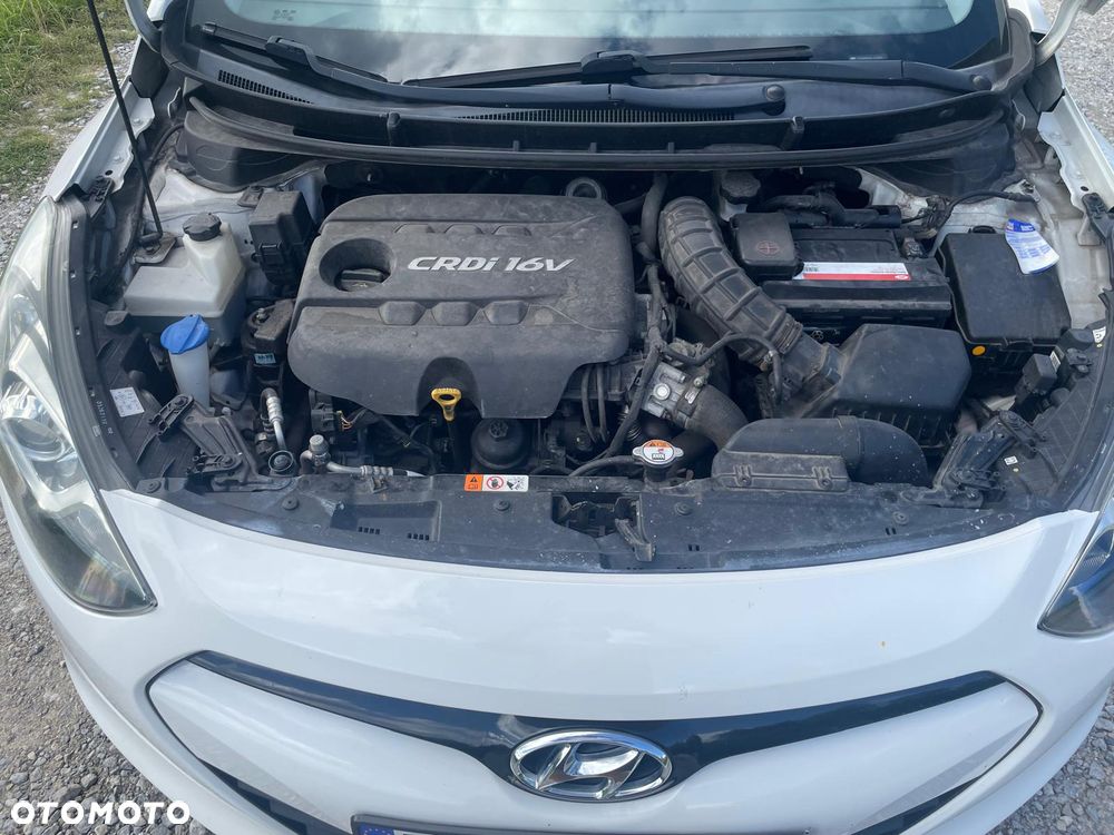 Hyundai i30 blue Kombi 1.6 CRDi Classic Navigation - 16