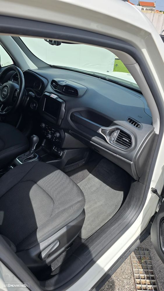 Jeep Renegade 1.3 T Night Eagle DCT - 6