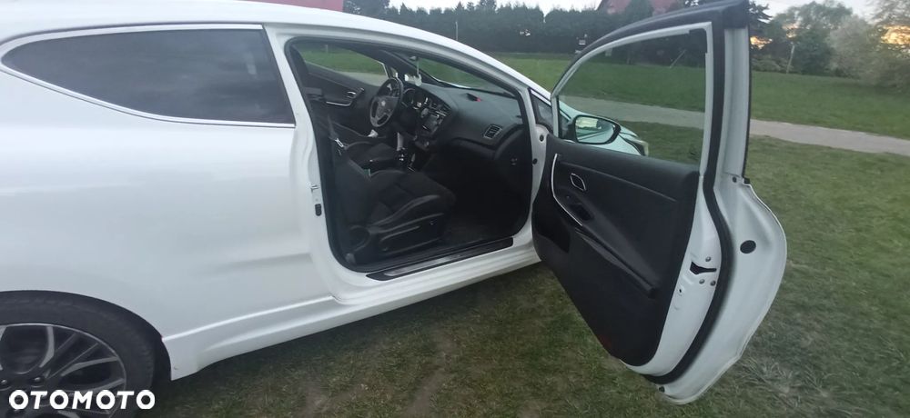 Kia Ceed Cee'd 1.6 T-GDI GT L - 8