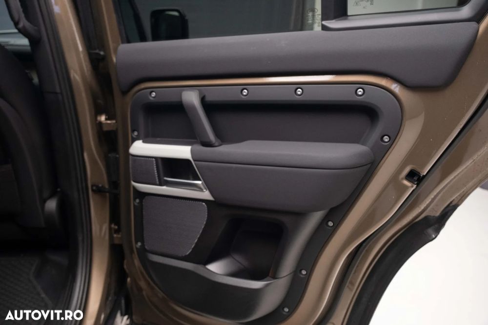 Land Rover Defender 90 3.0D 250 MHEV Hard Top X-Dynamic SE - 27