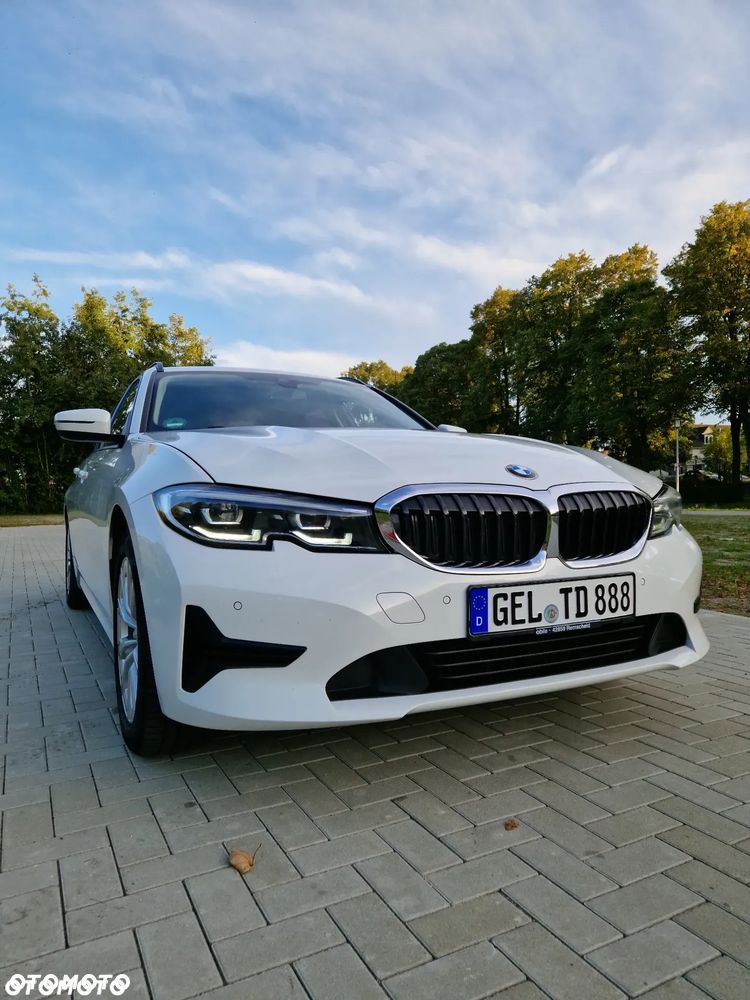 BMW Seria 3 318d mHEV - 2