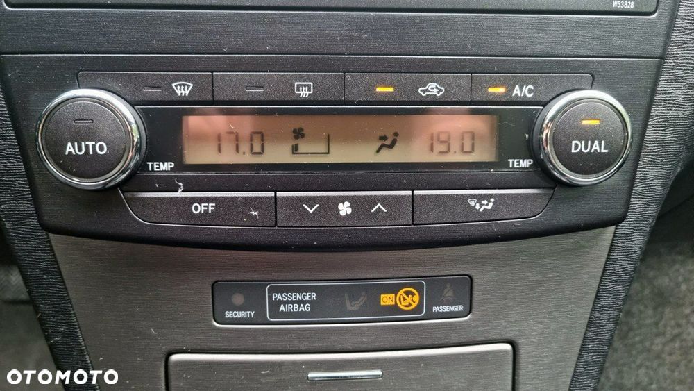 Toyota Avensis - 14