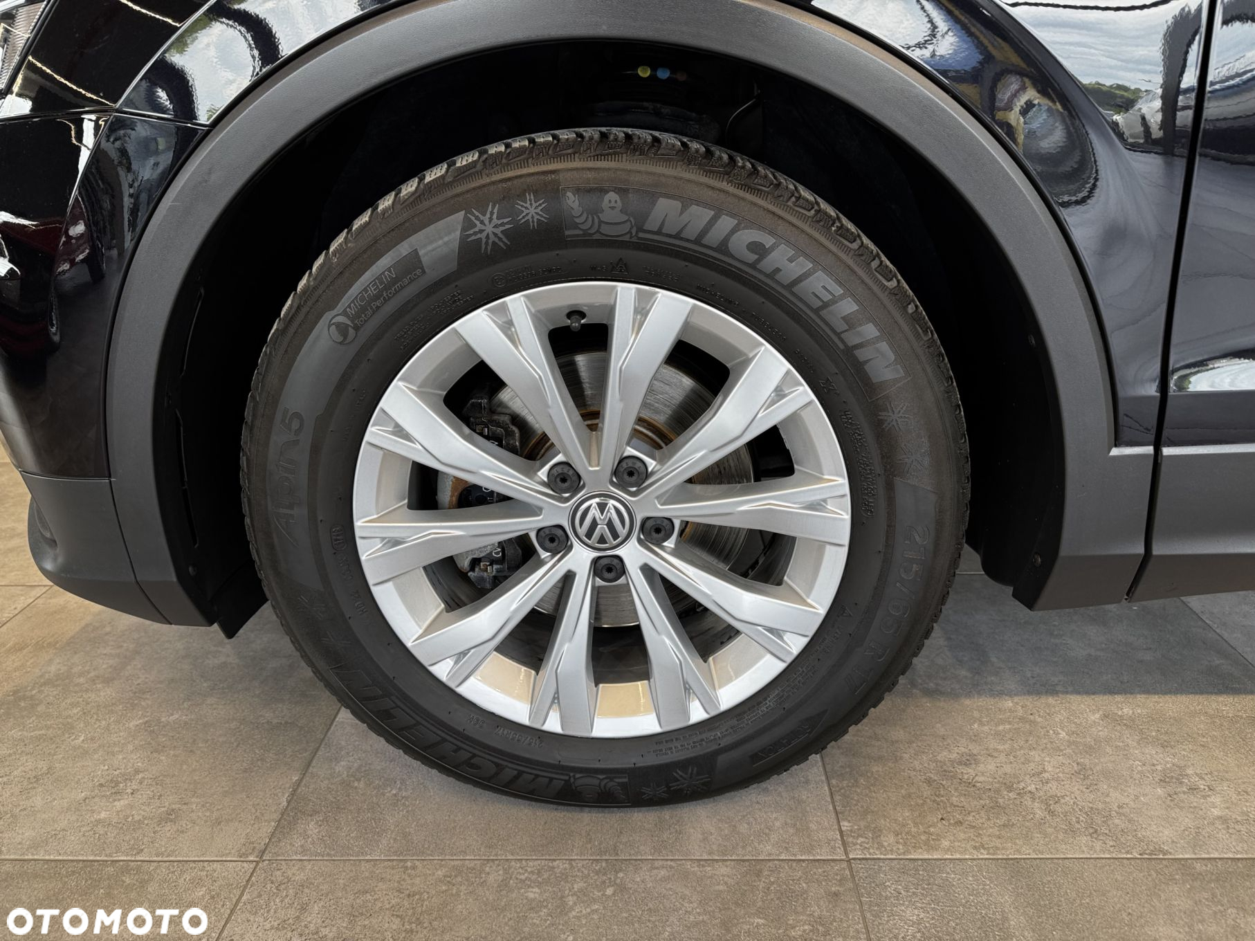 Volkswagen Tiguan - 11
