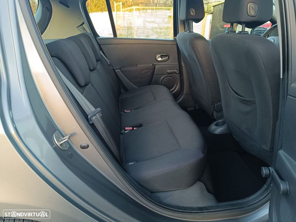 Renault Clio 1.2 16V Dynamique S - 12