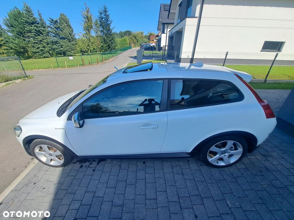 Volvo C30 D2 R-Design - 16