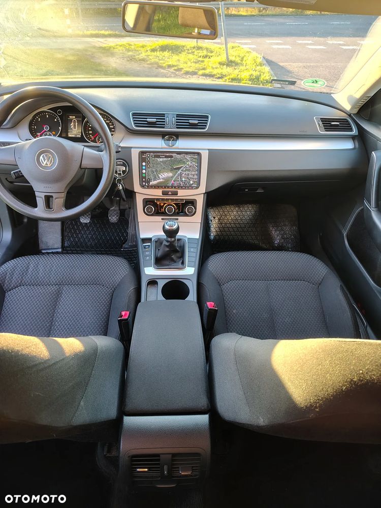 Volkswagen Passat 1.6 TDI Trendline - 11